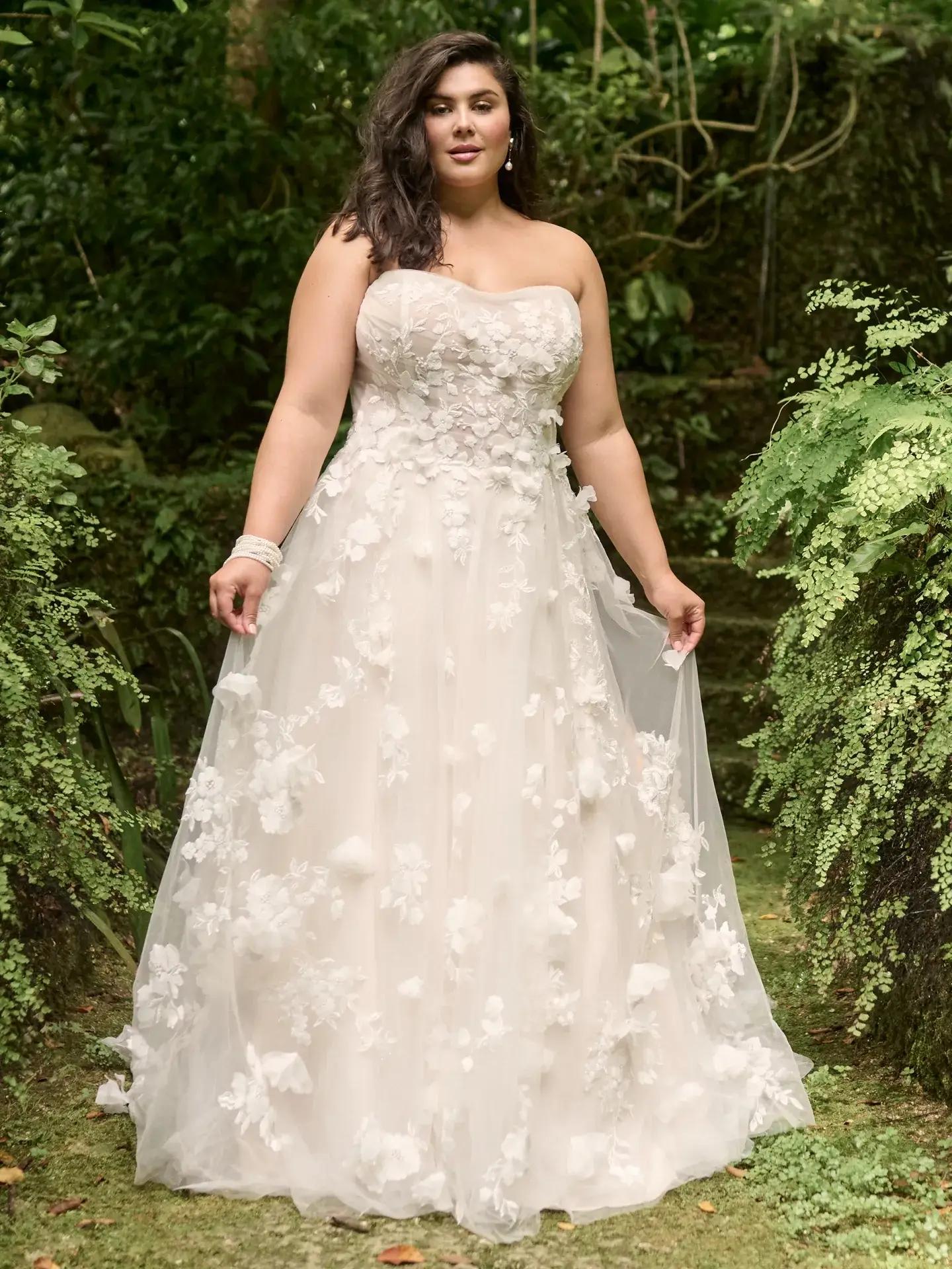 Plus Size Perfection: Finding a Flattering &amp; Fabulous Wedding Dress! Image